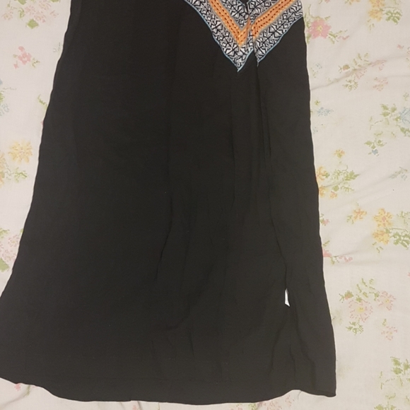 Dresses - Picture 2 of 3